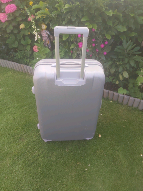 skyflight suitcases